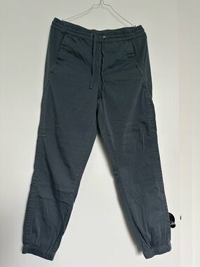 Unionbay Caylee Relaxed Jogger Pant Size L
Galaxy Gray EUC